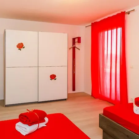 House Cvita * Lecevica
