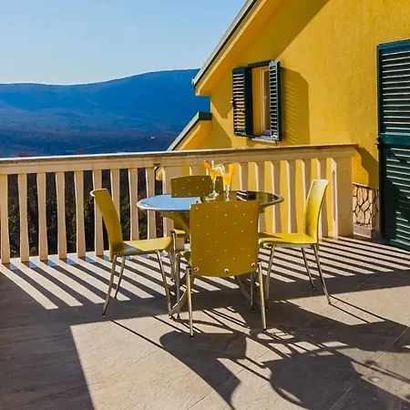 House Cvita Ferienhaus *